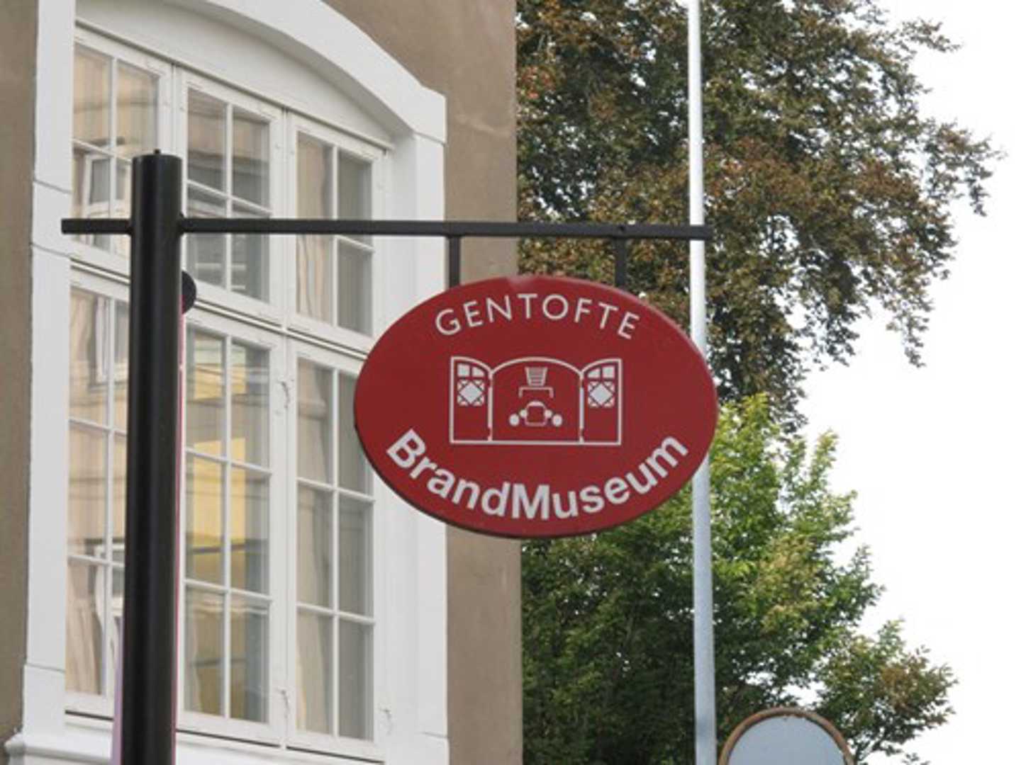 Eksempel på udhængsskilt - Gentofte BrandMuseum